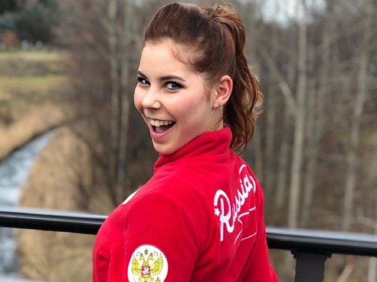 Выступающая в парном катании российская фигуристка Анастасия Мишина сообщила о своем достижении. Партнерша Александра Галлямова отличается бесстрашием.