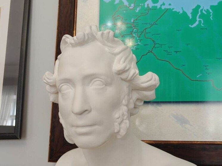 Пушкинский заповедник привез живопись в Старую Руссу