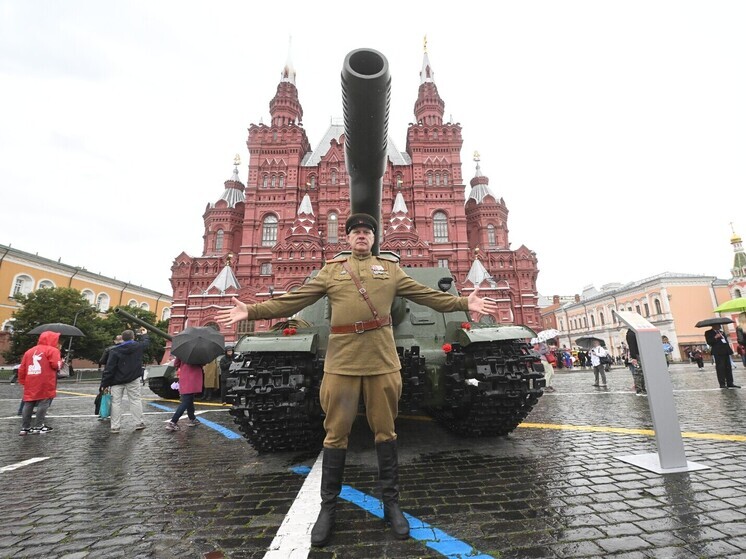 В европейских политических кругах и средствах массовой информации вновь зазвучали тревожные вопросы о том, как именно следует защищаться от русских. Подобные рассуждения, как пишет словацкое издание Slovo (статью перевели ИноСМИ), отражают глубину абсурда, охватившего правящие элиты многих государств Евросоюза и НАТО в их подходе к отношениям с Россией. 