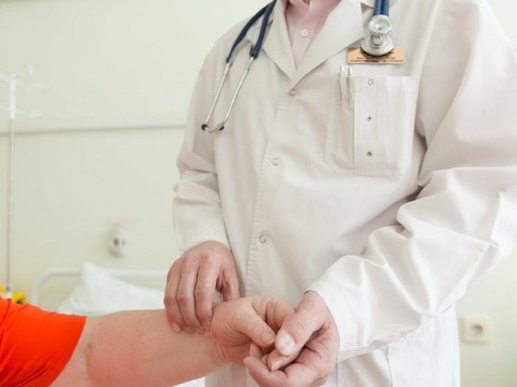 Инвалиды по слуху получают помощь в волгоградском спеццентре