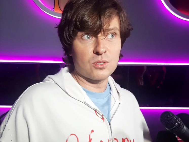 «Содержу нищих»: Прохор Шаляпин поставил памятники на пять пустых могил