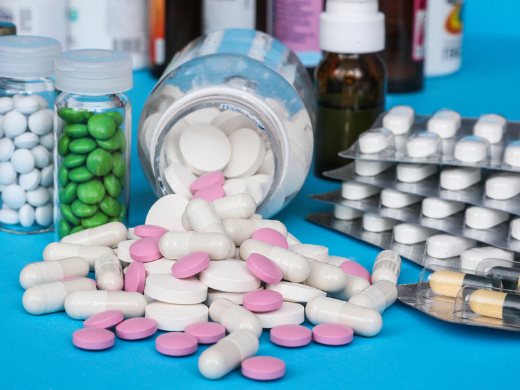 Okazuje się, że większość firm produkujących suplementy diety nie posiada własnych zakładów produkcyjnych.