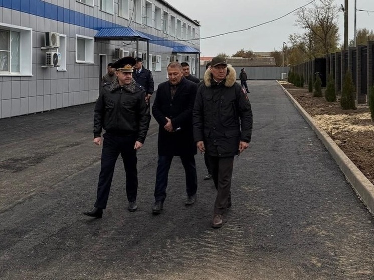 Глава Калмыкии посетил экспертно-криминалистический центр регионального МВД