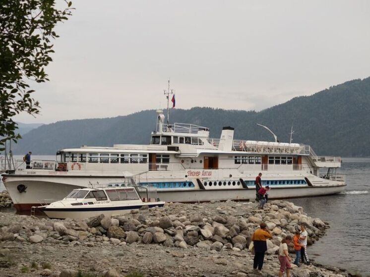 Жителей Алтая оштрафовали за организацию водных перевозок без лицензии