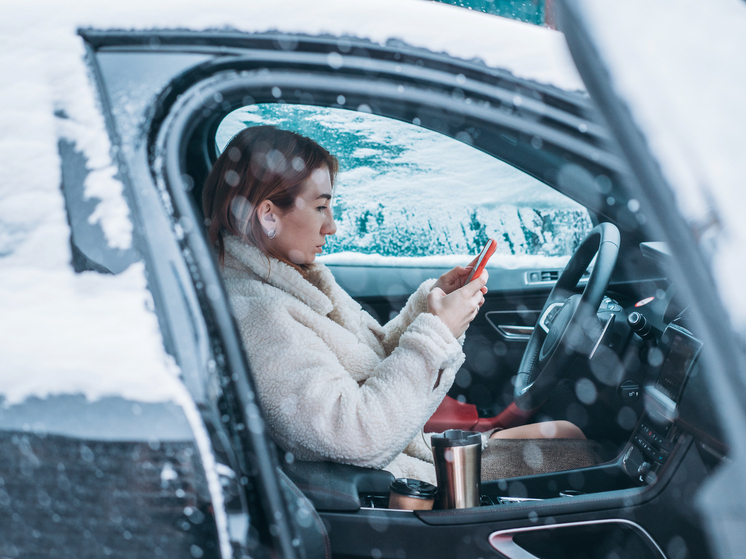 Новосибирским водителям напомнили о штрафе в 1500 рублей за долгий прогрев машины
