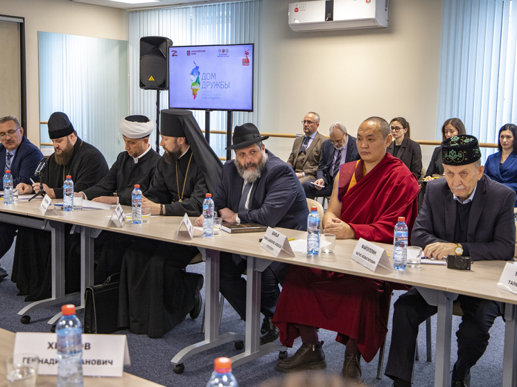Губернатор Красноярского края обсудил с лидерами конфессий укрепление межнационального единства