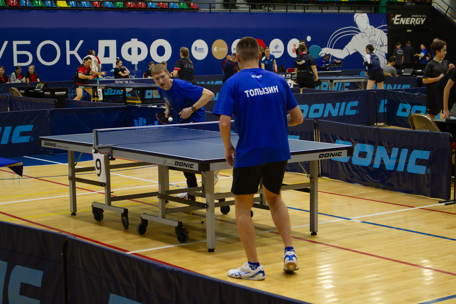 Смотрим, как лучшие теннисисты Дальнего Востока сражаются в Хабаровске за Кубок