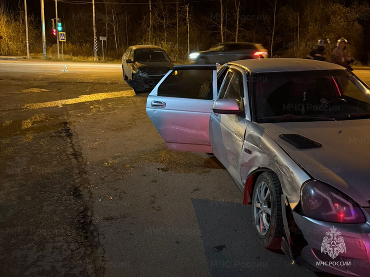 Человек пострадал при столкновении легковушек в Балабанове