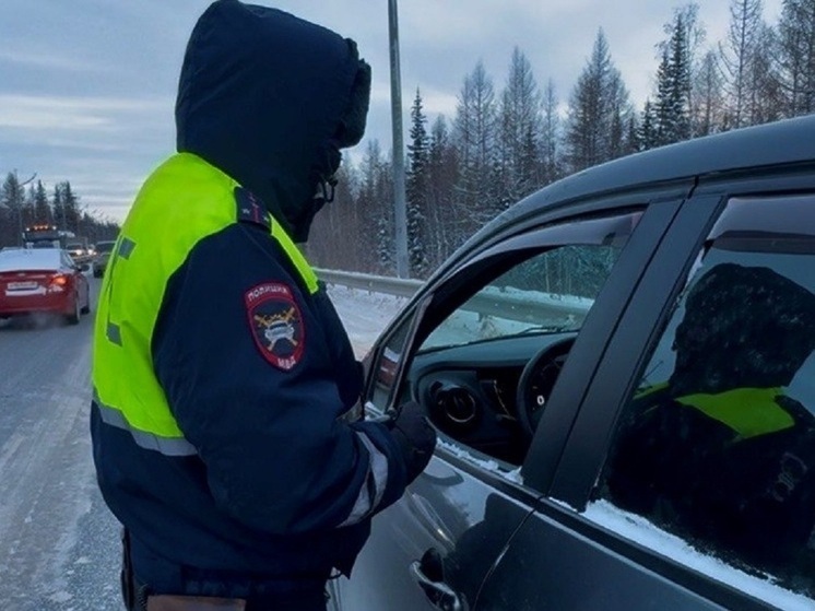 В ЯНАО 22 автомобилиста «проскочили» через красный светофор в руки полиции