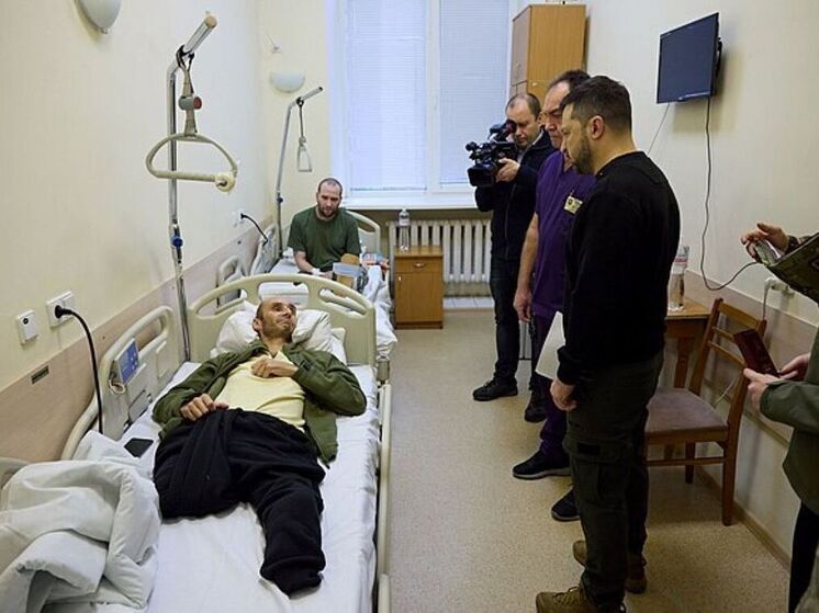 Десятки тысяч украинских солдат возвращаются с войны с ампутированными конечностями, и, как выясняется, причиной этого является не только само боевое ранение