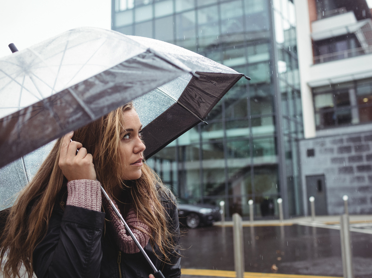 В Тюменской области — снег, дождь и туман, зонты пригодятся