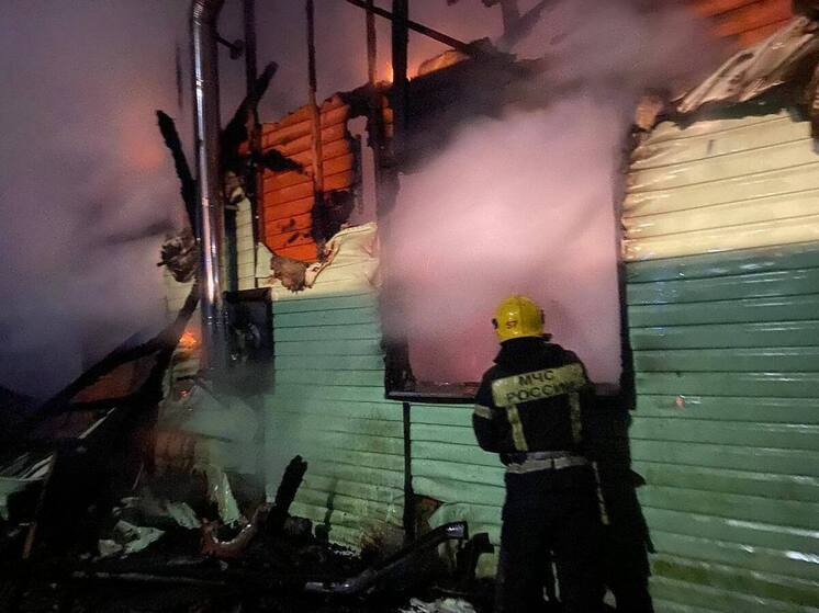 За сутки пожарные выезжали на ликвидацию 6 пожаров и 3 ДТП