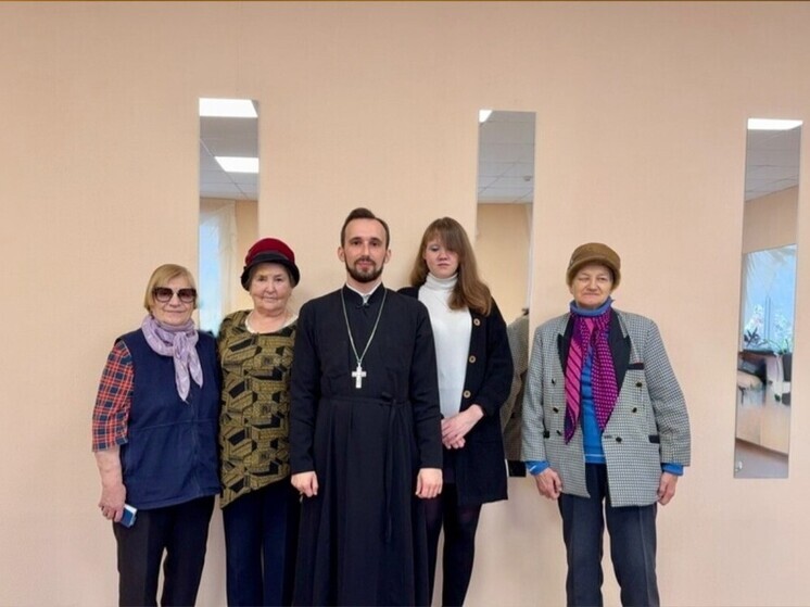 В Орле в рамках программы «Исследуйте Писания» состоялась первая встреча с людьми с нарушениями зрения