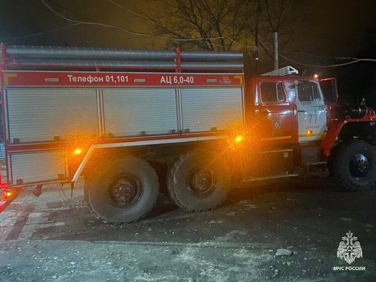 Пожар в заброшке в тульском поселке Косая Гора тушили 14 спасателей