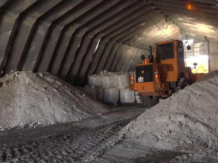 Свыше 2 тысяч тонн противогололедного материала заготовят в Симферополе