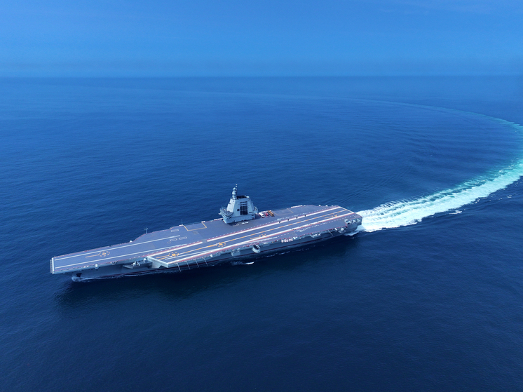 Ввод в строй китайского авианосца «Фуцзянь» встревожил США
