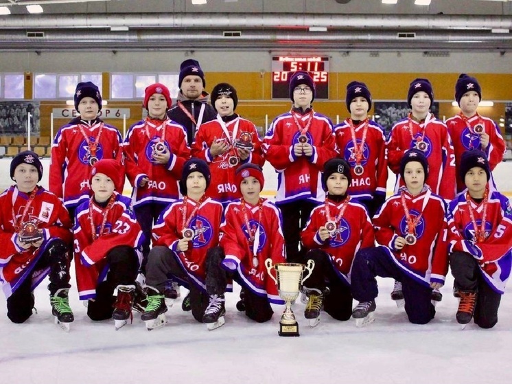Надымские хоккеисты взяли серебро Кубка юных звезд в Ялуторовске