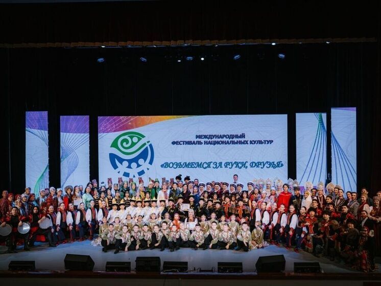 Танцоры «Ынархас» представили Хакасию на международном фестивале нацкультур