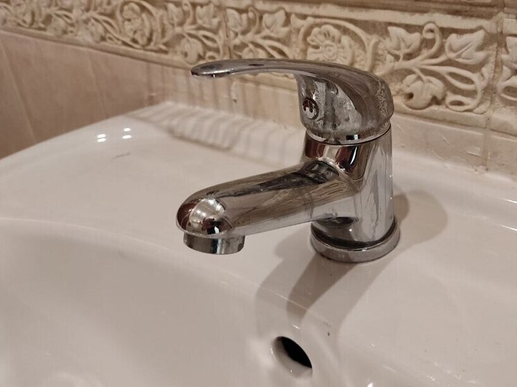 В Кингисеппе из-за проведения аварийных работ местами отключили водоснабжение