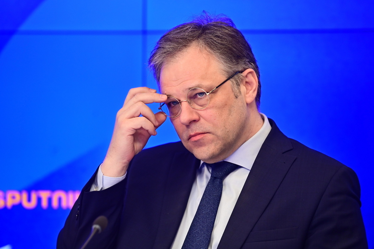 В МИД РФ прокомментировали снятие украинского флага со здания чешского парламента