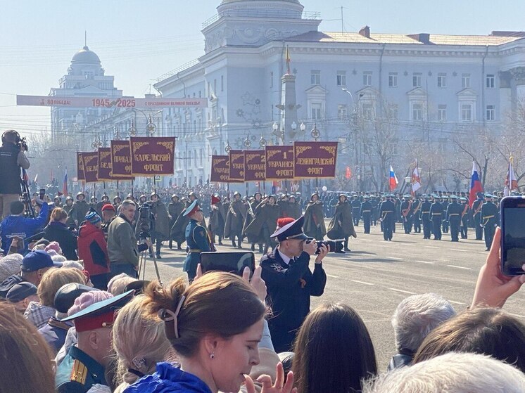 7 ноября 1941 года состоялся парад советских войск на Красной площади в Москве