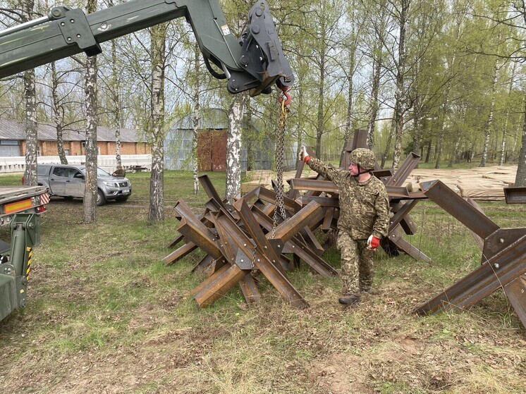 Полковник Бледоне: в случае военного конфликта латыши будут не обороняться, а повально бежать из страны