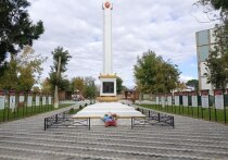 В Сакском районе завершился первый этап патриотического проекта «Память о павших. Сакский район». В рамках инициативы учащиеся местных школ работают над созданием трехсерийного документального фильма, посвященного памятникам и событиям военных лет.