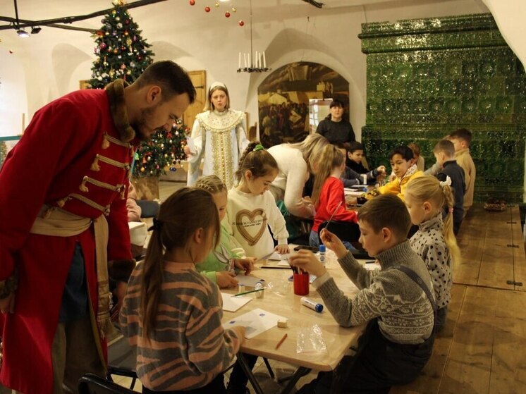 Псковский музей приглашает школьников на интерактивную новогоднюю программу