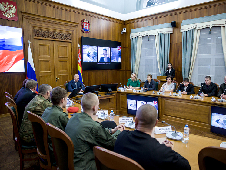 Губернатор наградил калининградских школьников за героические поступки