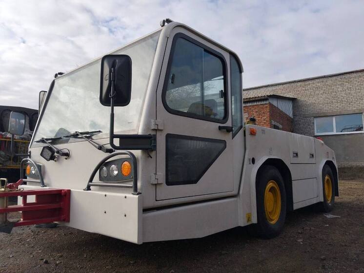 Аэропорт Улан-Удэ «Байкал» получил современный перронный тягач