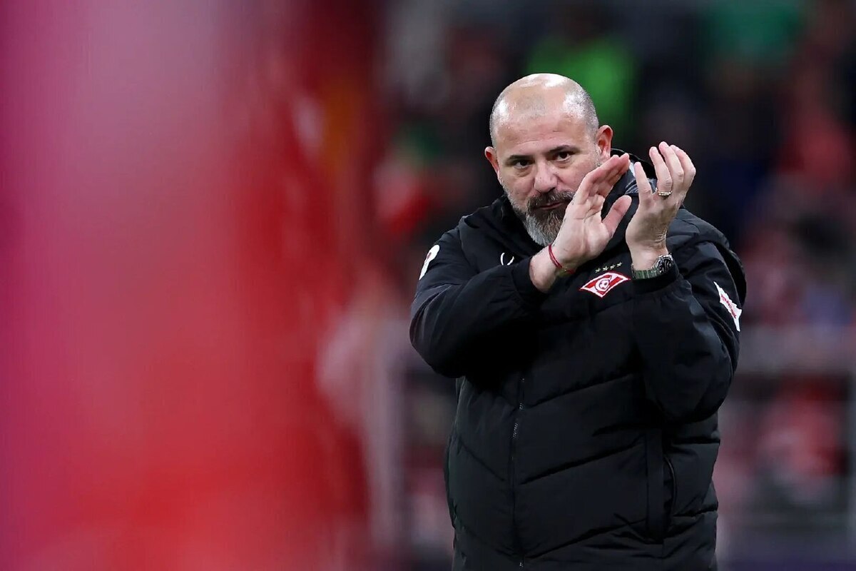 Московский «Спартак» одержал уверенную победу над столичным «Локомотивом» в первом матче четвертьфинала Пути РПЛ Кубка России. «Красно-белые» в этой игре были на высоте. Но самое странное, что их наставник Деян Станкович, который был непоколебим при неудачах команды и критике в свой адрес, теперь, напротив, опустил руки.