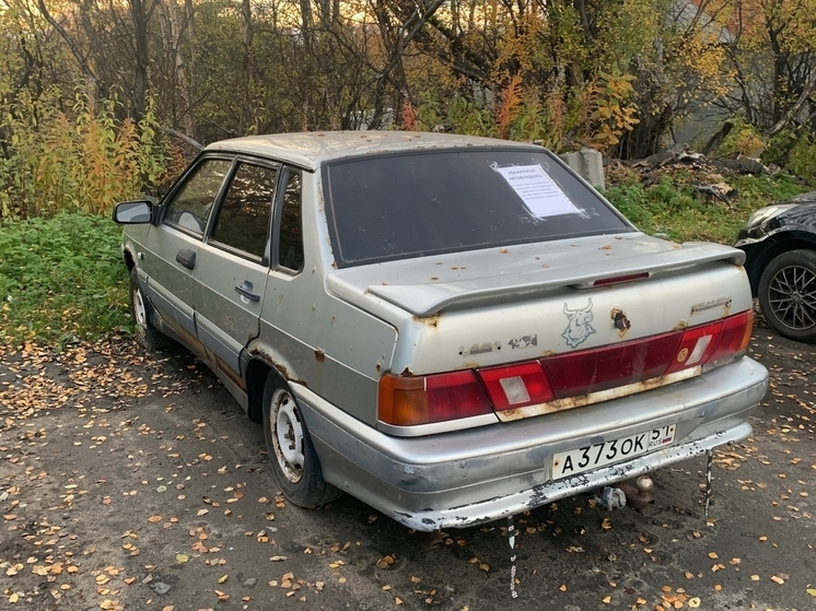 Владельца брошенного автомобиля «ВАЗ-21150» разыскивают в Североморске
