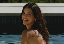 Американская модель и представительница семьи Кардашьян Кендалл Дженнер отпраздновала 30-летие в кругу семьи и близких друзей. Именинница пригласила гостей на тропический остров.