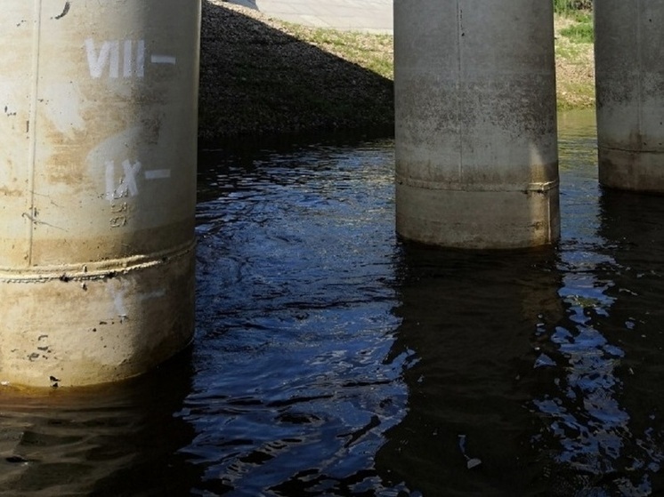 В Бурятии грузовик слетел с моста в реку и ушел под воду вместе с водителем