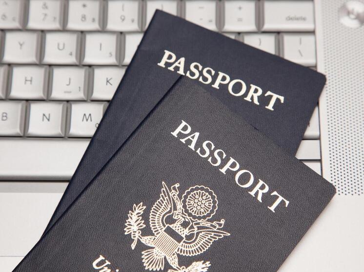 Верховный суд США разрешил Трампу вернуть в паспорта биологический пол