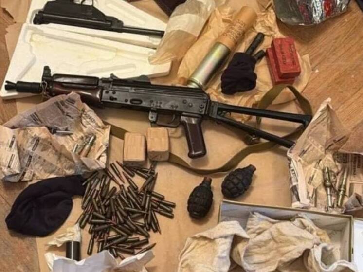 Петербурженка случайно нашла дома на антресоли оружие из федерального розыска