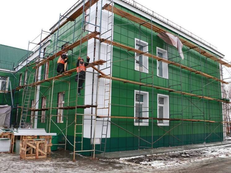 Губернатор Хоценко потребовал нарастить темпы капремонта Крутинского лицея