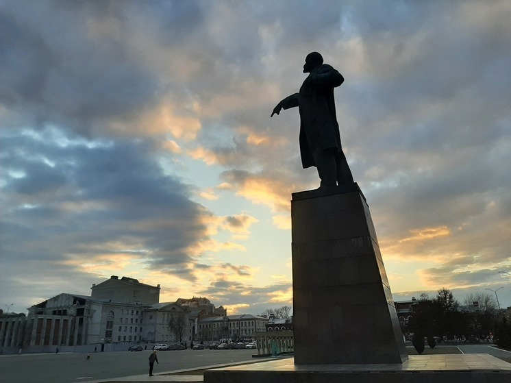 В Саратове показали тысячу ликов Ленина