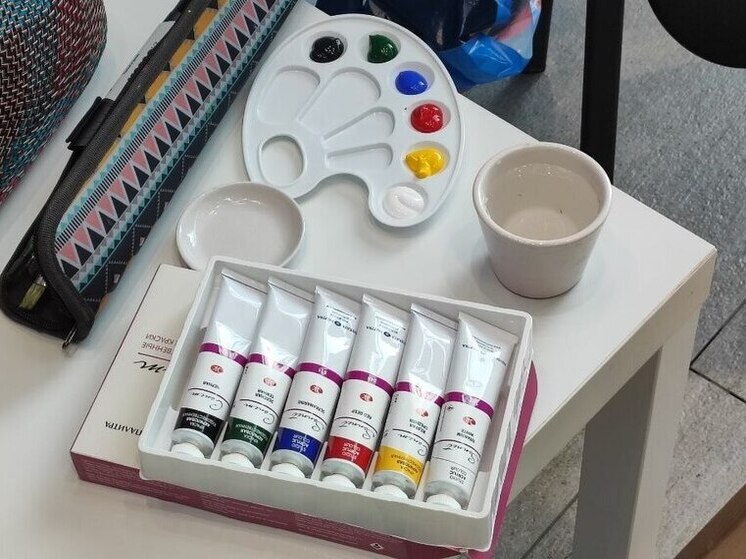 Как пояснил декан факультета экстремальной психологии МГППУ Дмитрий Деулин, арт-терапия — это, по сути, метод лечения с помощью искусства