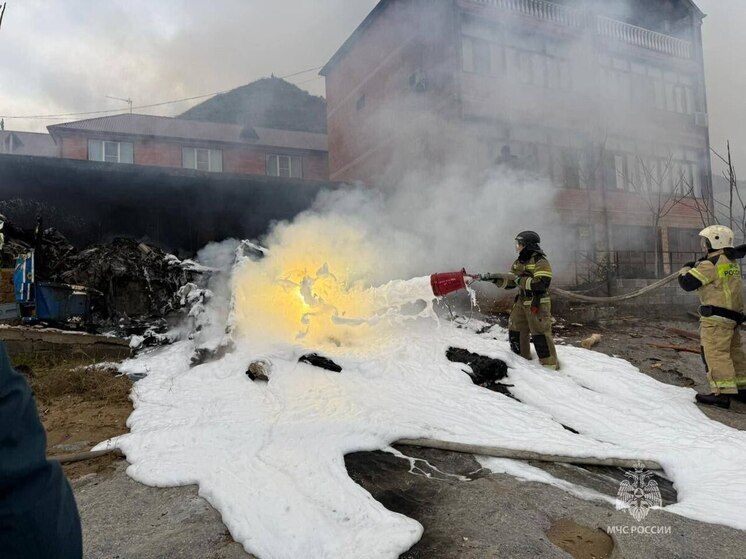 В Дагестане в результате падения частного вертолета погибли четыре человека