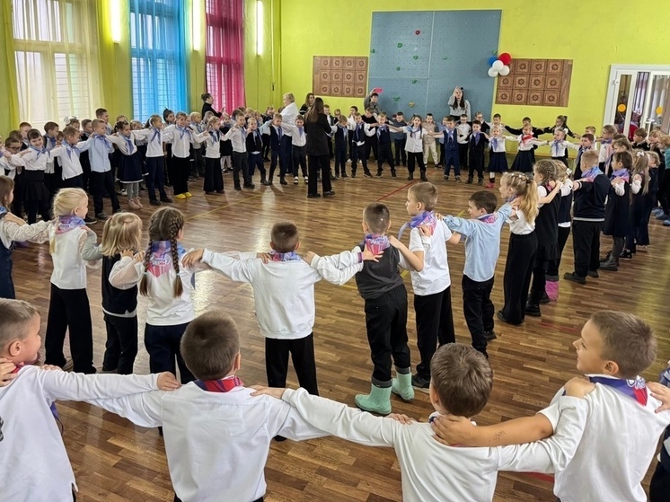 Более ста первоклассников Онежского округа сегодня стали Орлятами России