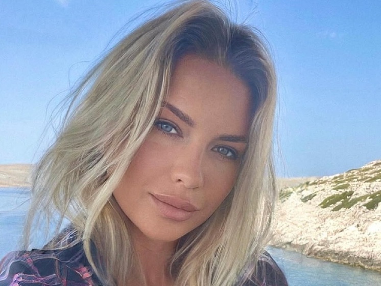 36-летняя российская синхронистка Анжелика Тиманина опубликовала красивое фото с отдыха. Олимпийская чемпионка продемонстрировала идеальную фигуру в откровенном наряде.