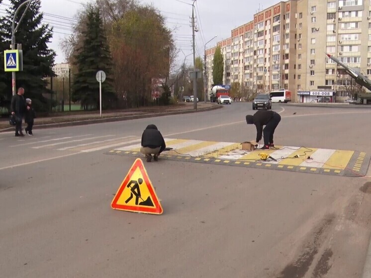 В Энгельсе установили необычные пешеходные переходы