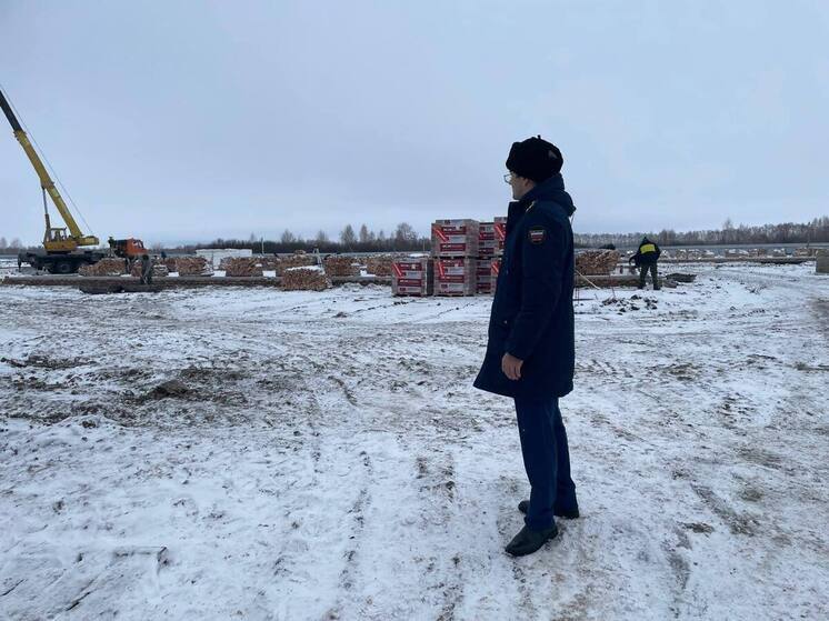 Прокурорская проверка прошла на стройке социальной деревни под Омском