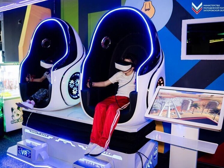 Юные воспитанники реабилитационного центра в Мелитополе посетили развлекательный центр