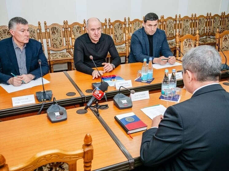 Главы ЛНР и Карачаево-Черкесской Республики обсудили восстановление Старобельского округа