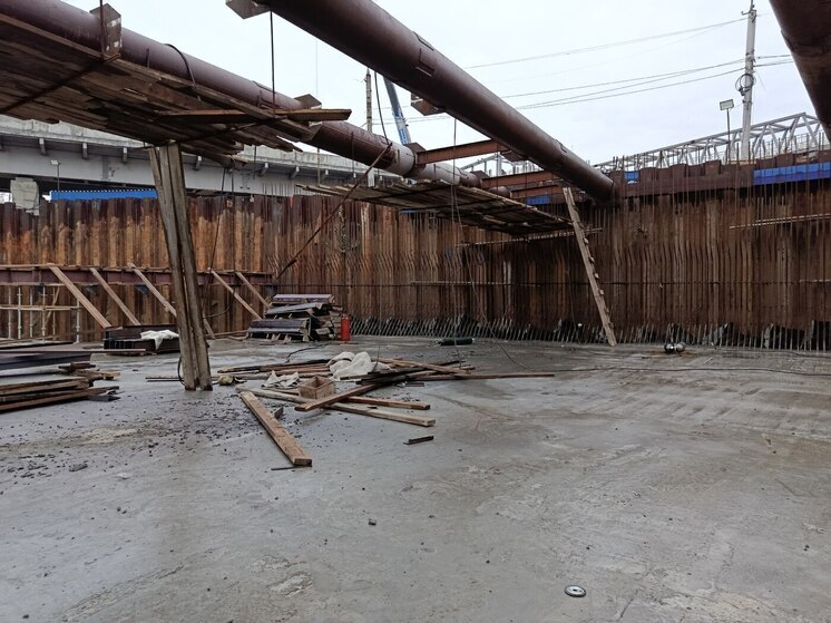 На строительстве моста в Новосибирске пострадали двое рабочих