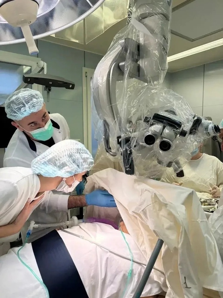 В Астрахани впервые провели уникальную операцию на мозге