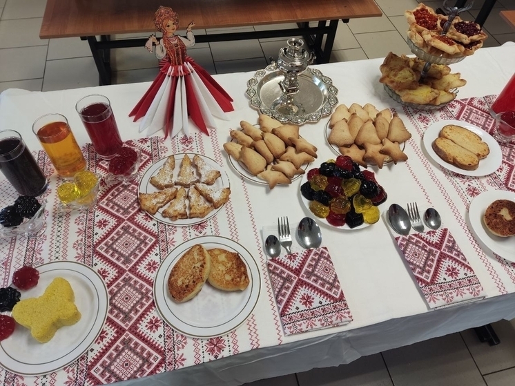 Образовательные учреждения Ленского муниципального района с энтузиазмом присоединились к Фестивалю русской кухни, который призван познакомить школьников с богатейшим кулинарным наследием нашей страны