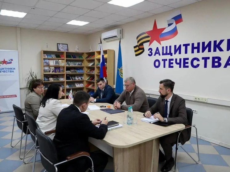 В Астраханской области ветерану СВО вручили спецтранспорт